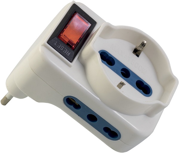 Adattatore triplo salvaspazio  - spina: 2P+T 10A - prese: 2P bipasso + 1 Shuko/bipasso - con interruttore MAURER