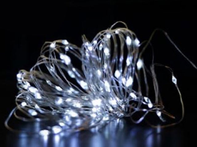 GOCCE LED SU FILO DI RAME A BATTERIA BIANCO FREDDO 100 LED 10MT