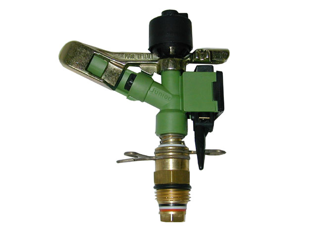 Irrigatore Junior a settore. Diametro ugello mm.4. Con pressione di 1,5 atm gittata mt.10 portata 9 l/m, con pressione di 2 atm 