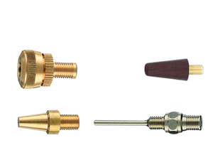KIT 4 UGELLI GONFIAGGIOcomposto da: - spillo in ottone per gonfiaggio palloni - testina in ottone per gonfiaggio biciclette - ug