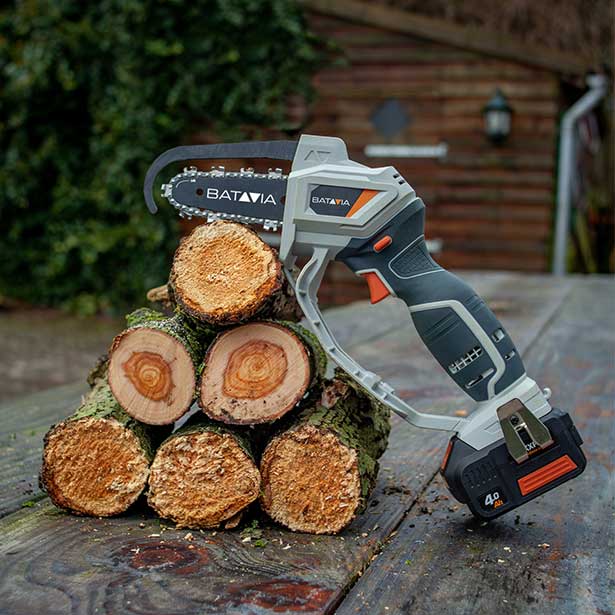 Motosega compatta a batteria (INCLUSA BATTERIA 2AH + CARICABATTERIA)