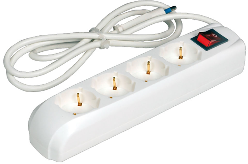 Multipresa MAURER a 4 uscite Schuko/bipasso 2P+T 16A - spina 2P+T 16A - con interruttore luminoso - cavo 1,5 mt
