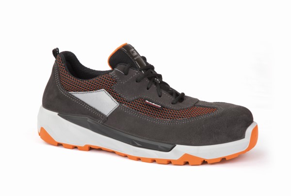 SCARPA ANTINFORTUNISTICATEIDE S1P TAGLIA 43 Scarpa bassa, in pelle groppone scamosciato spessore1,8-2,0 mm.Tessuto esterno tecni