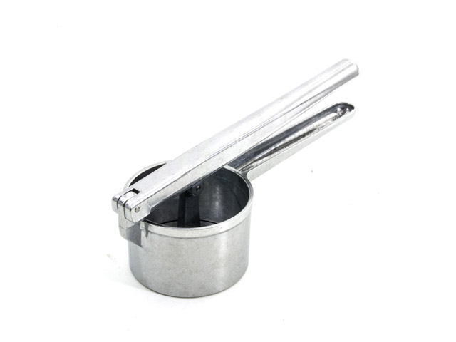 SCHIACCIAPASSATELLI FORI mm.5,5 ALLUMINIO Stampo passatelli in alluminio. ART. 413