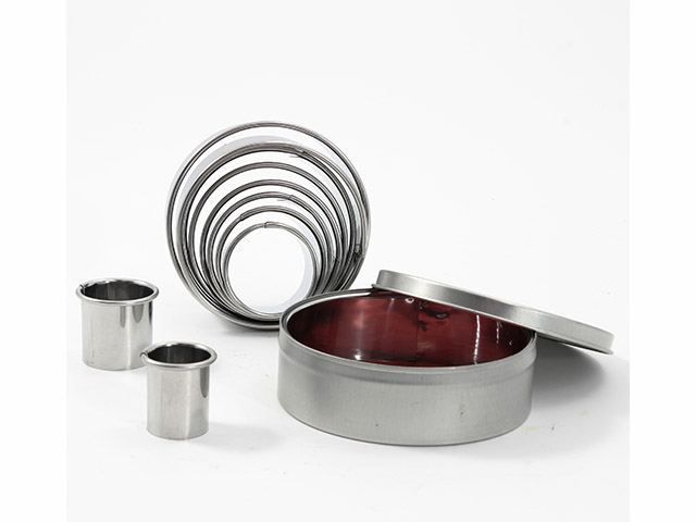 STAMPINI LISCI, Confezione da 11 stampini tondi BANDONE, con bordo liscio. Linea Eva.