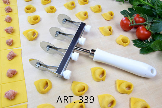 TAGLIAPASTA 4 LAME LISCIO REG.MM24-100K4 ART. 339