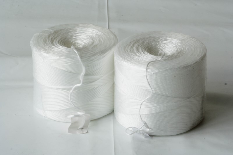 Spago in polipropilene bianco. Bobina da 340grammi