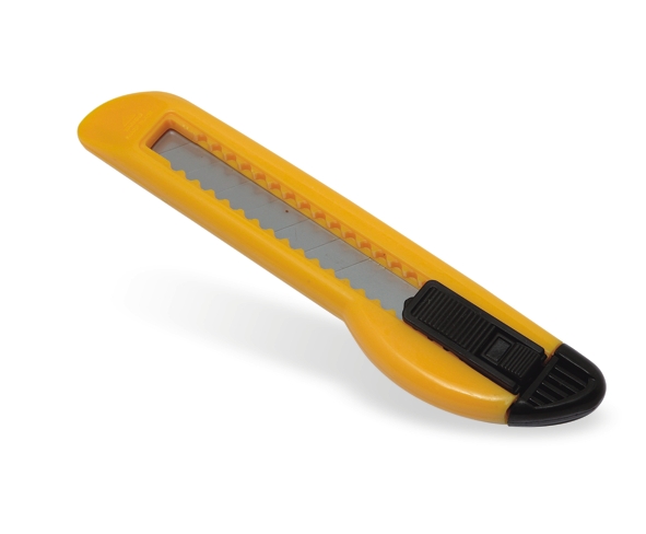 CUTTER 18 mm C/FERMO PLAST